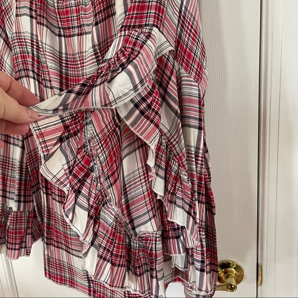 Fever 1X 3/4 Split Bell Sleeve Blouse Red and Black Plaid - Picture 5 of 9